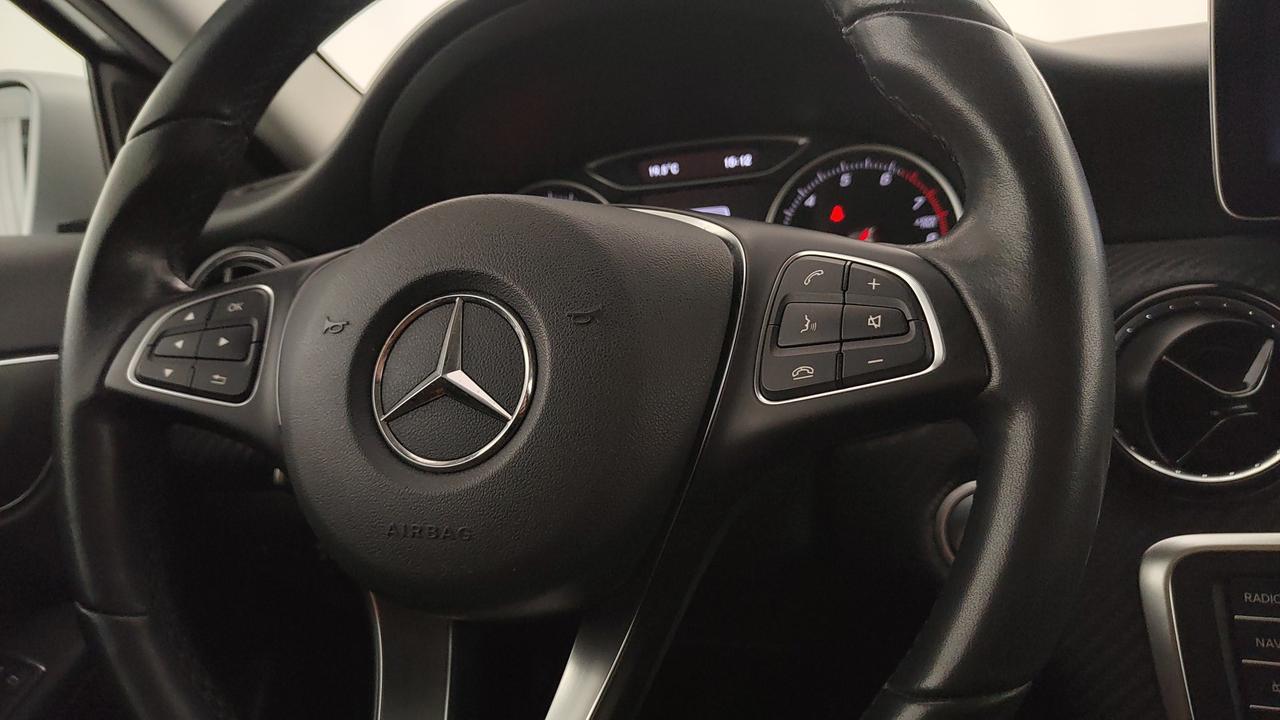 Mercedes-Benz GLA 180 Business