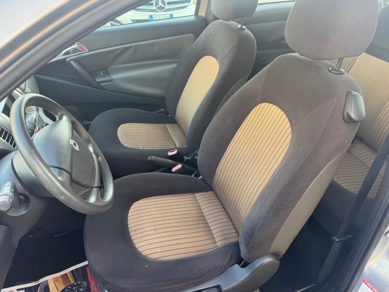 Lancia Ypsilon 1.2 Argento 2900 COMPRESO PASSAGGIO