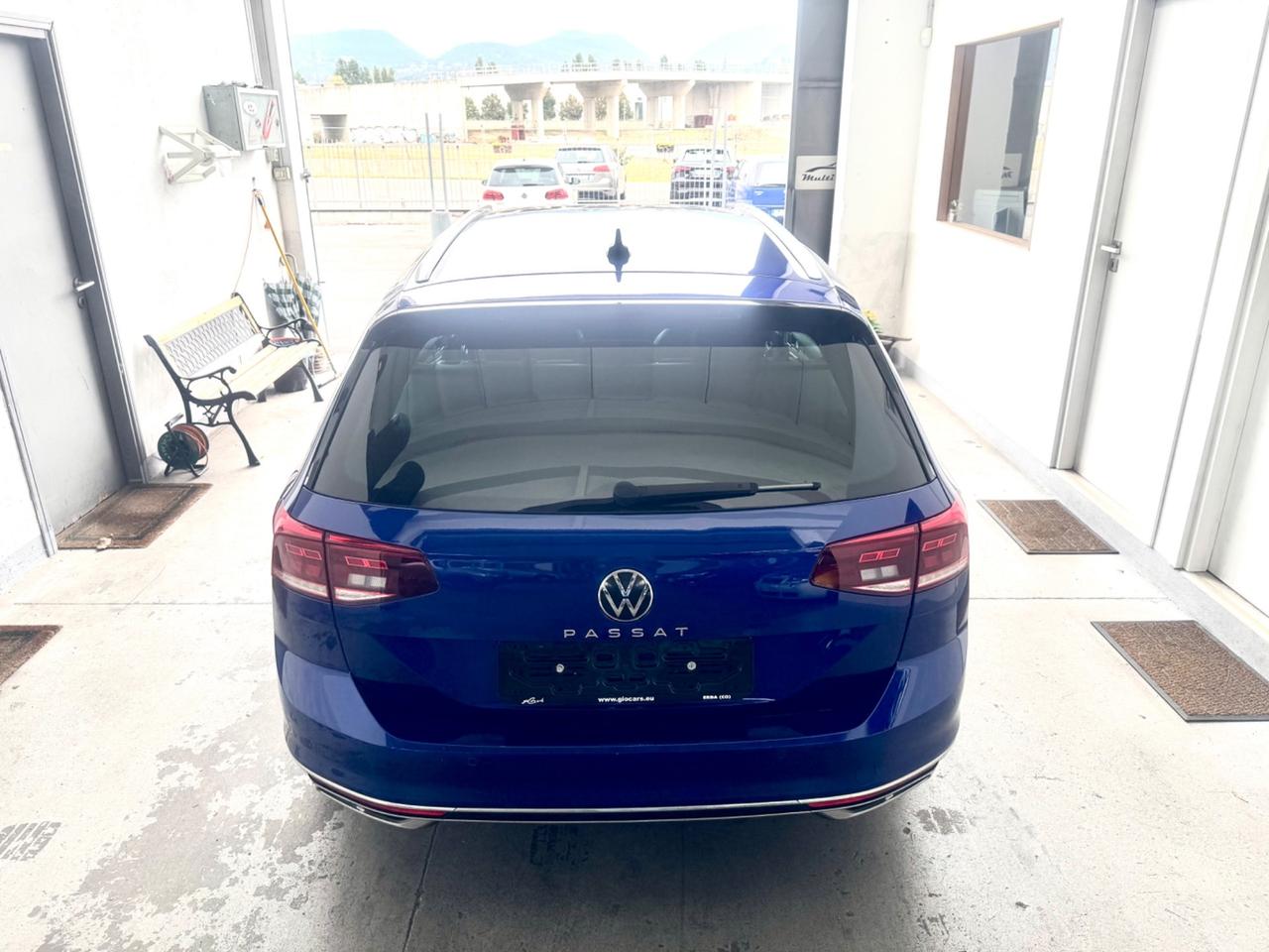 Volkswagen Passat R-Line 2.0 TDI SCR 200 CV DSG Executive
