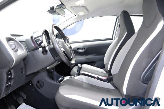 TOYOTA Aygo 1.0 VVT-i 69 CV 5 PORTE X-COOL TSS NEOPATENTATI