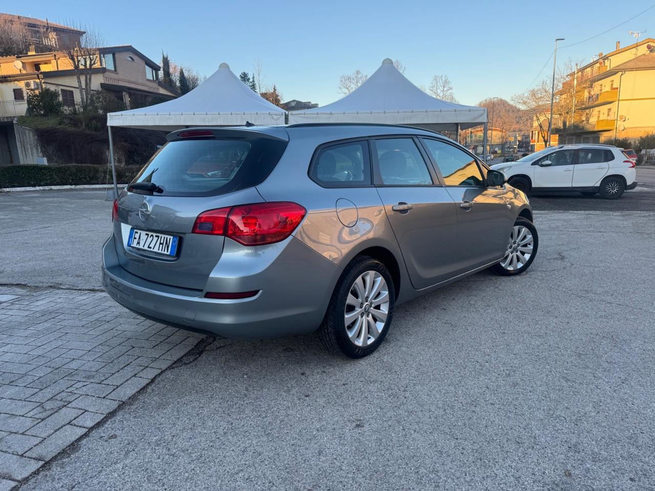 Opel Astra 1.4 Turbo 140CV Sports Tourer GPL Tech Cosmo