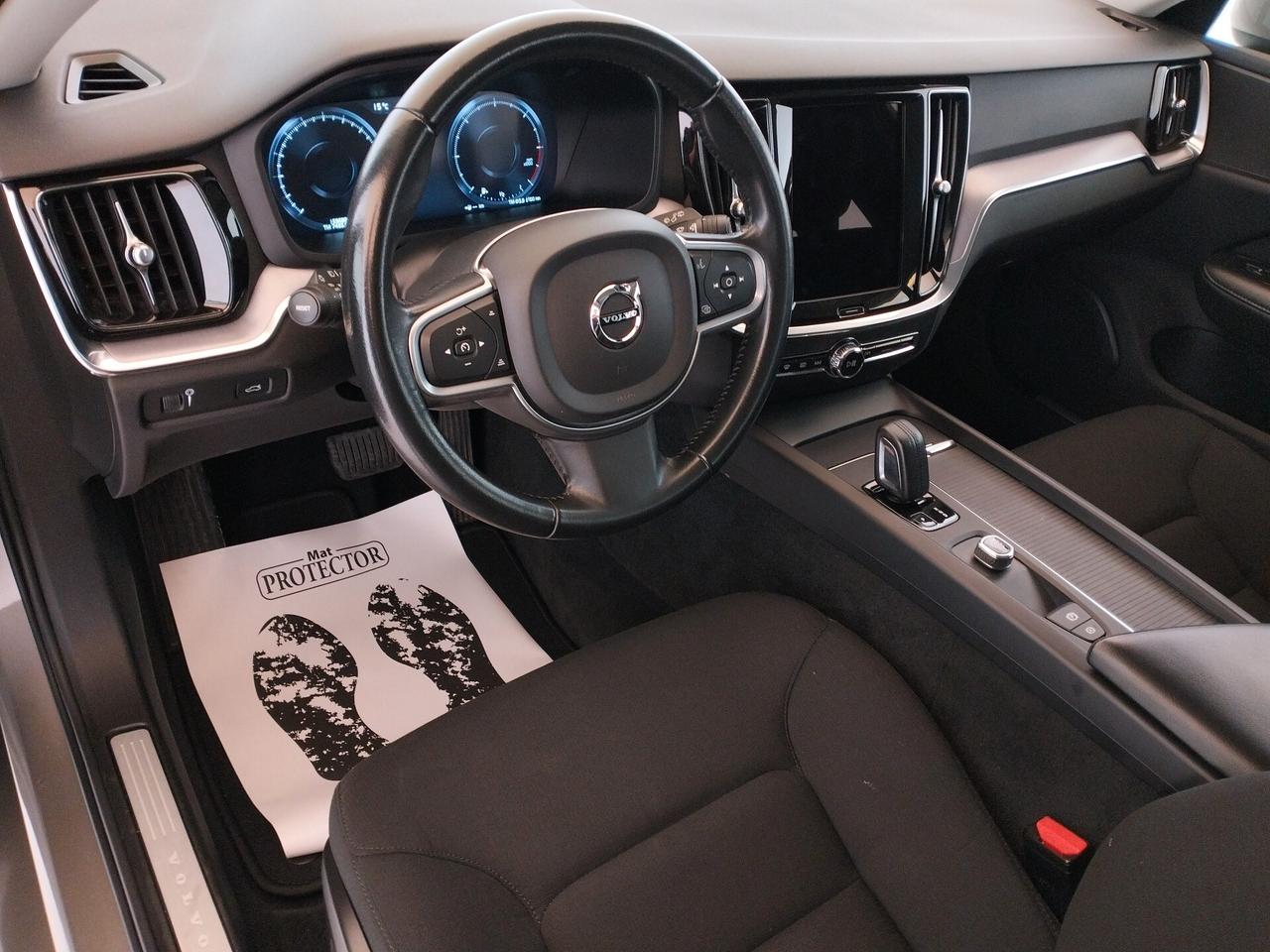 VOLVO V60 2.0 b4 Momentum Business auto - IVA ESPOSTA