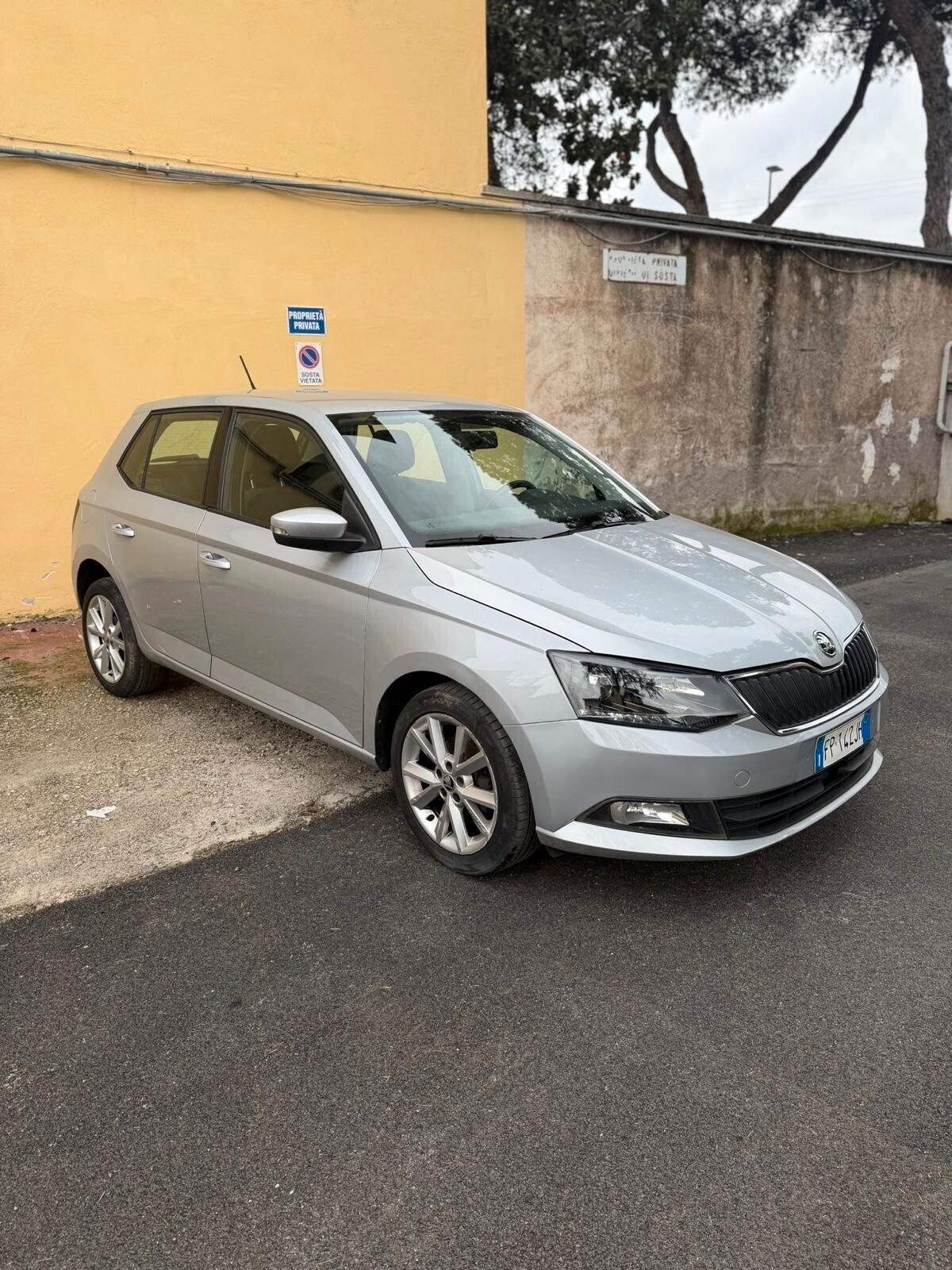 Skoda Fabia 1.0 TSI Color Argento