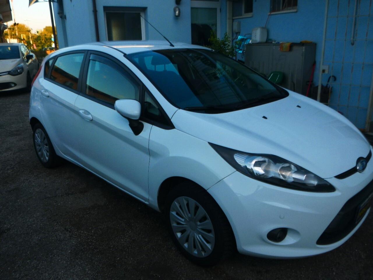 Ford Fiesta 1.4 5 porte Bz.- GPL Titanium
