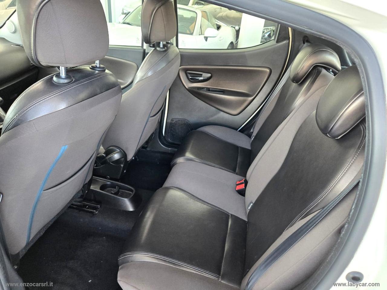 LANCIA Ypsilon 1.3 MJT 95 CV 5p. S&S Platinum TETTO APRIBILE