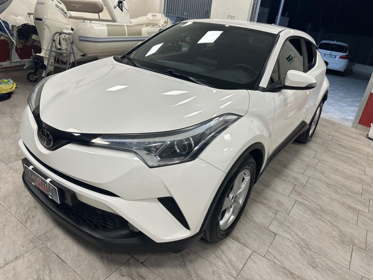 Toyota C-HR 1.2 Turbo Business