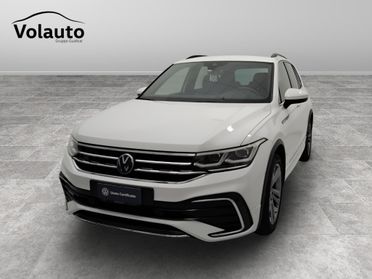 VOLKSWAGEN Tiguan II 2021 - Tiguan 1.5 tsi R-Line 150cv dsg