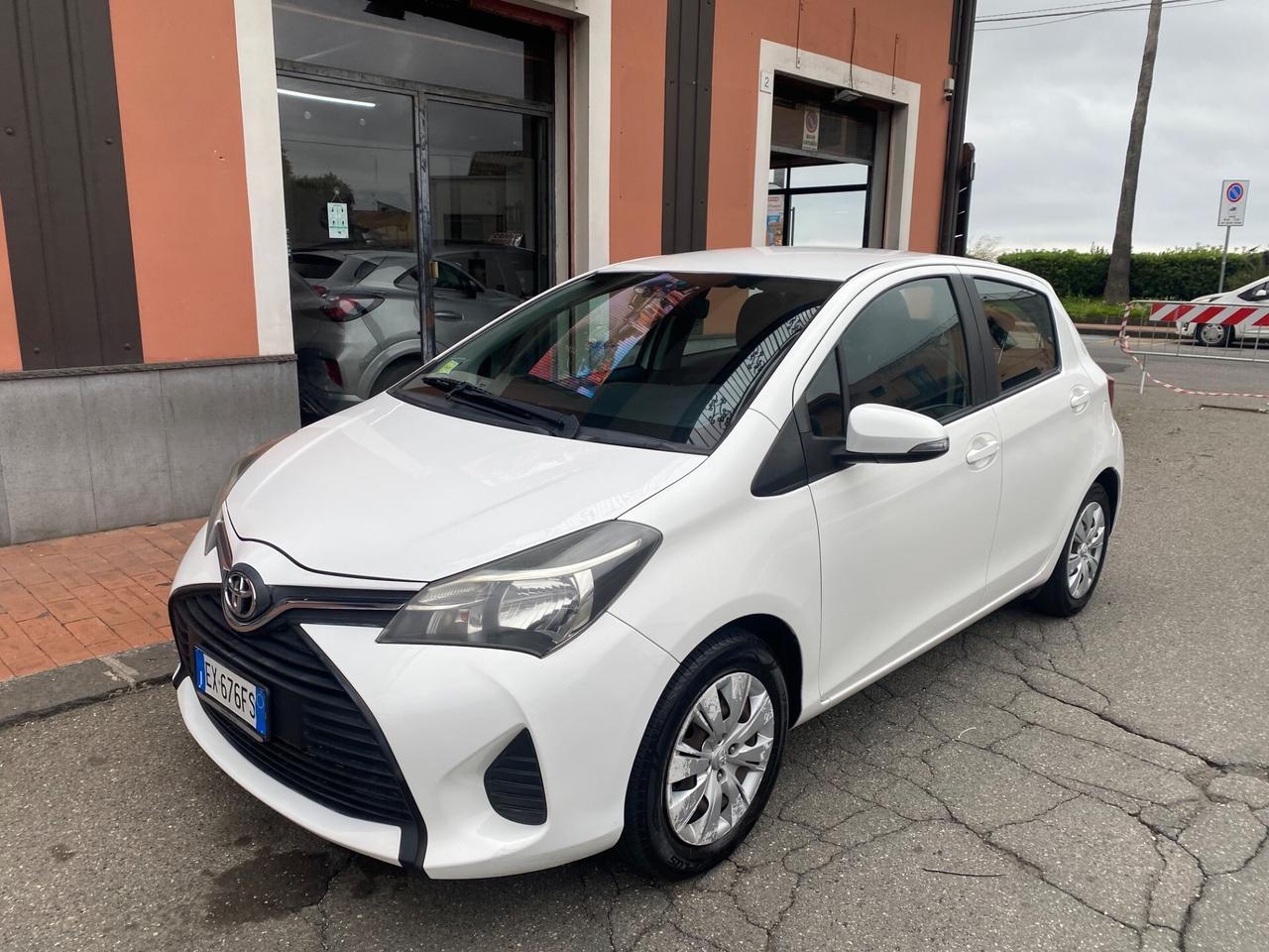 Toyota Yaris 1.0 5 porte Lounge 69cv 2014