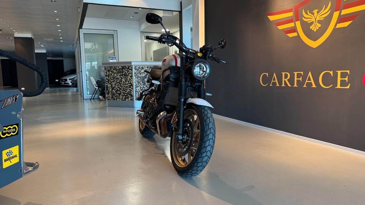 YAMAHA MOTO XSR 700- 2023