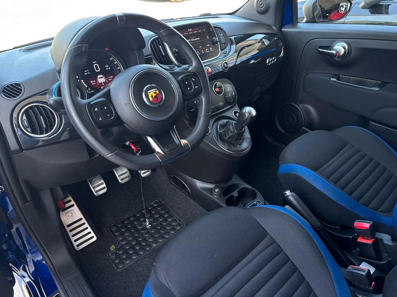 Abarth 595 1.4 Turbo T-Jet 165 CV Monster Energy Yamaha
