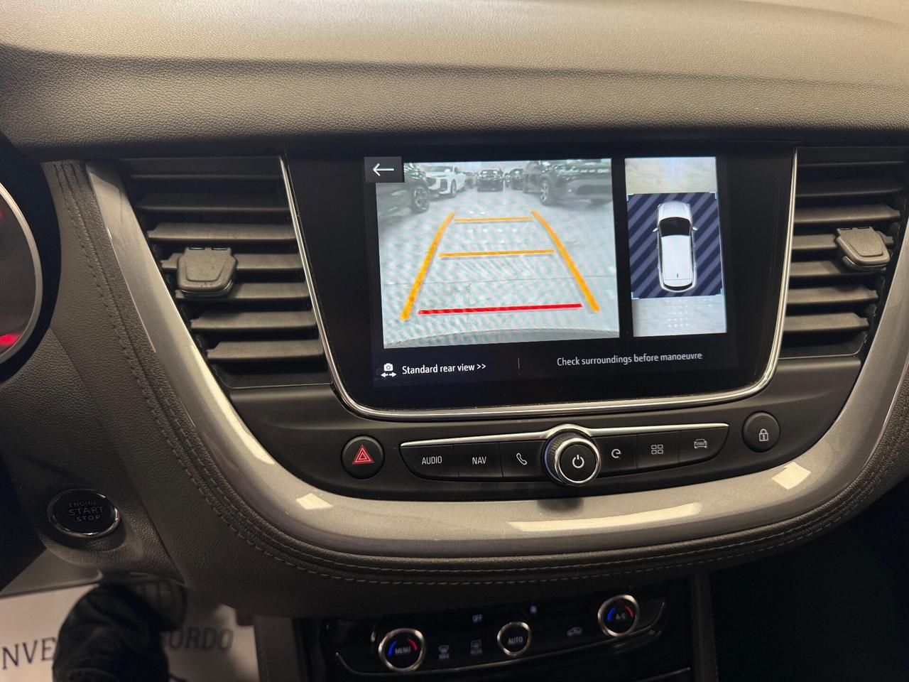 Opel X GRANDLAND 1.6 HYBRID4 PLUG-IN