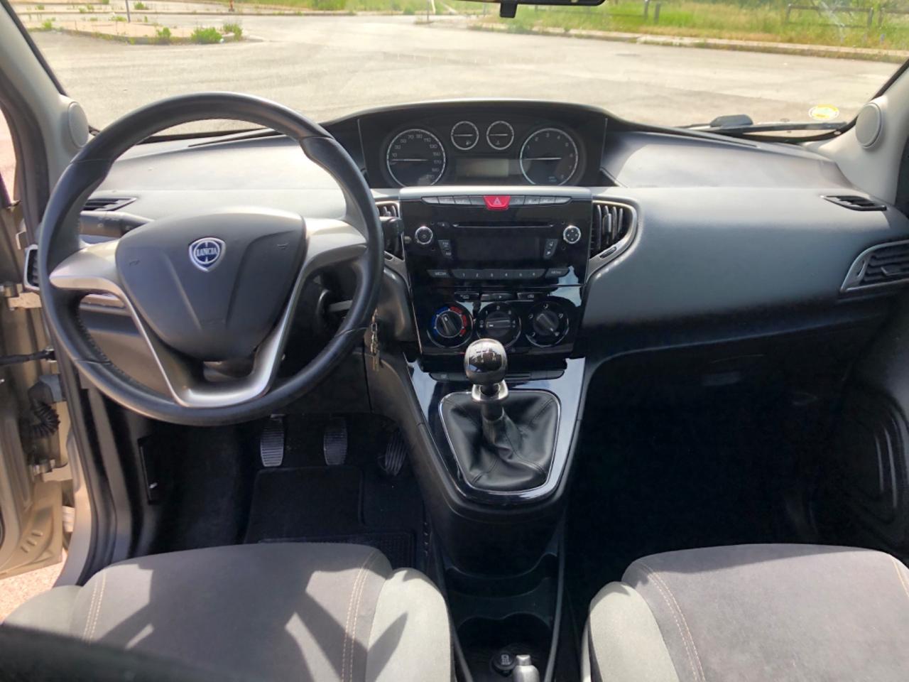Lancia Ypsilon 0.9 TwinAir 85 CV 5 porte Metano Ecochic Gold