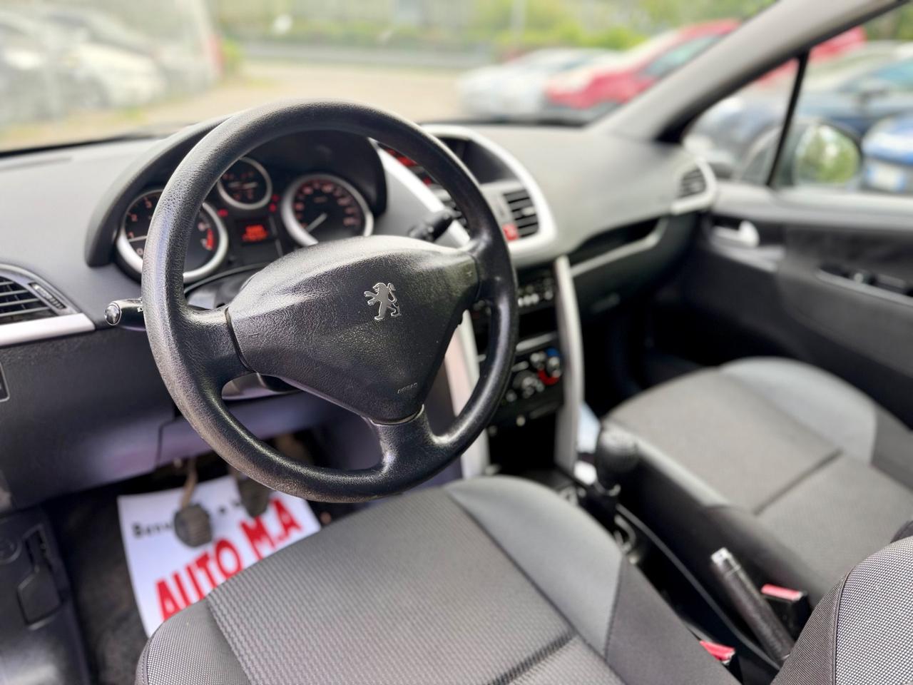 Peugeot 207 2011 1.4 8V 75CV 5p. Ok neopatentati ! ! !