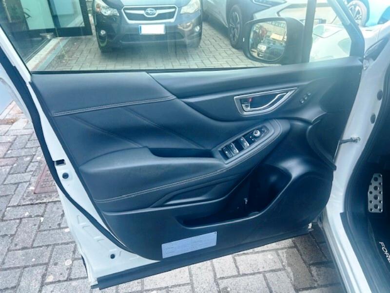 Subaru Forester 2.0 e-Boxer MHEV CVT Lineartronic Premium - Unico propietario -