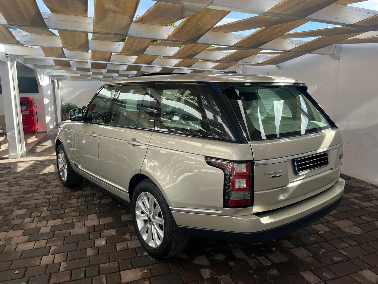 Land Rover Range 4.4 SDV8 Vogue