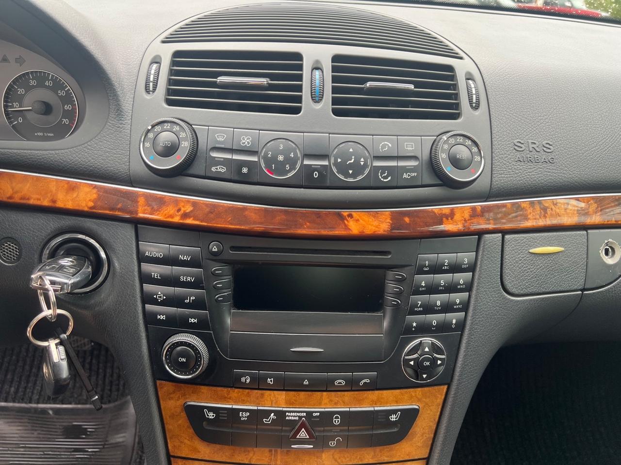 Mercedes-benz E 240 GPL Elegance