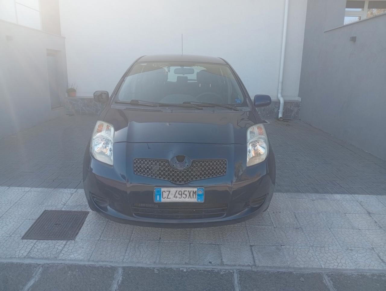 Toyota Yaris 1.0 5 porte Sol