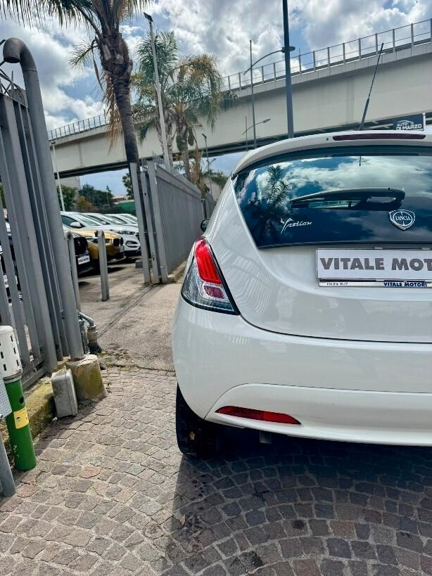 Lancia Ypsilon 1.2 69 CV GPL Ecochic Gold