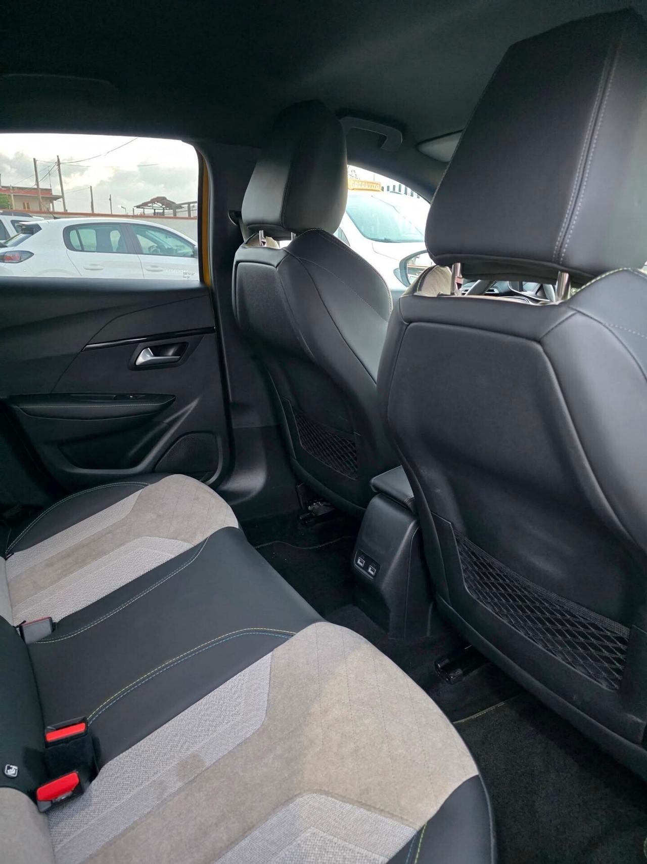 Peugeot 208 1.5 BlueHDi 102cv GT Pack con 64.000 Chilometri