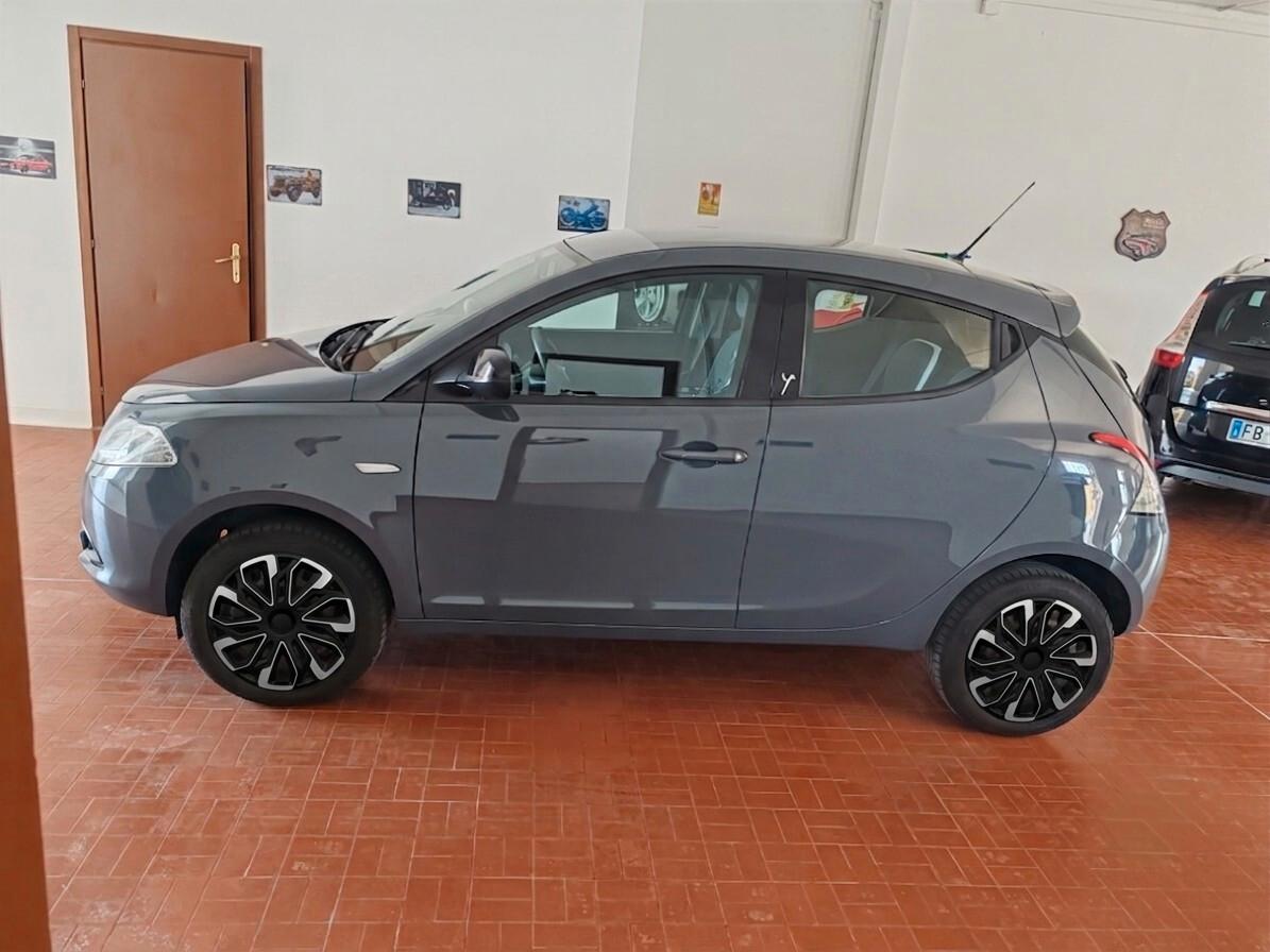 Lancia Ypsilon 0.9 turbo TwinAir 5 porte Metano 2015