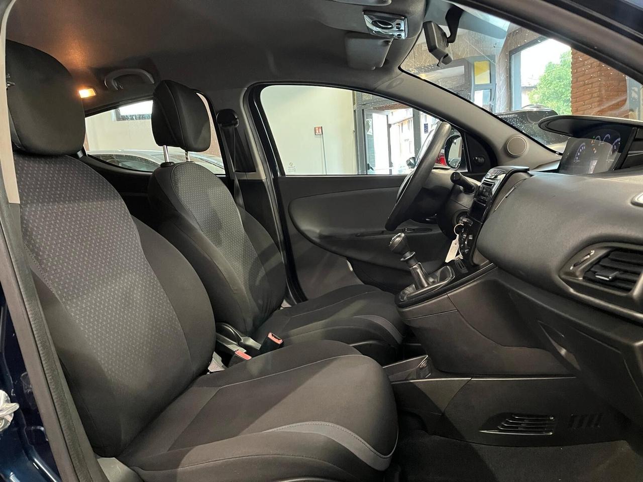 Lancia Ypsilon 1.2 69 CV 5 porte Silver
