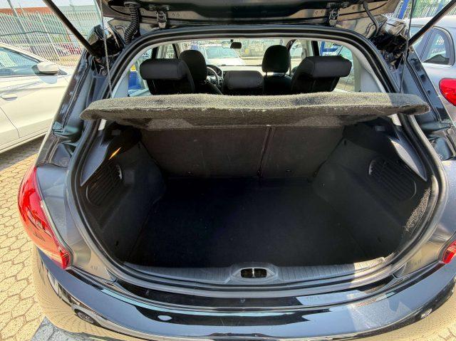 PEUGEOT 208 208 I 5p 1.2 puretech Access 82cv