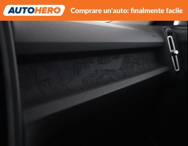 VOLVO XC40 T2 Geartronic Momentum Core
