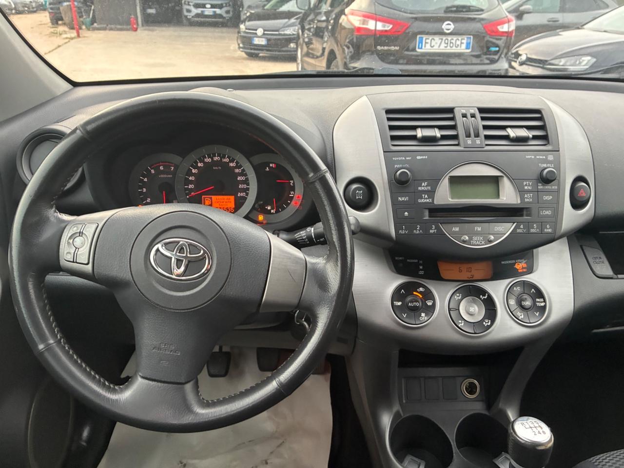 Toyota RAV 4 RAV4 2.2 D-4D 136 CV LUXURY (100 KW)