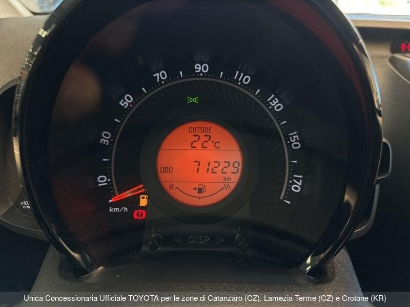 Toyota Aygo Aygo Connect 1.0 VVT-i 72 CV 5 porte x-play