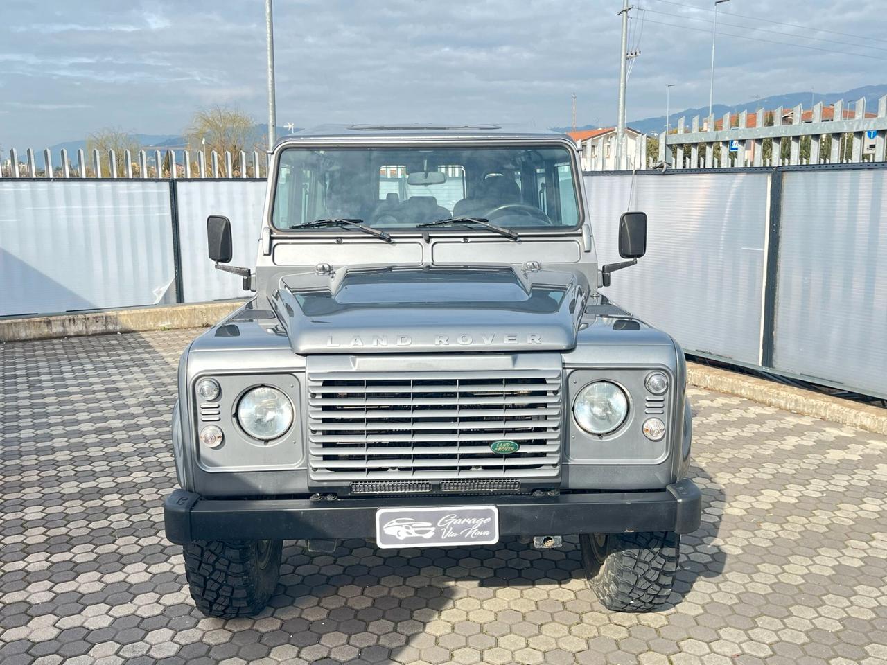 Land Rover Defender 110 2.4 TD4 Station Wagon E