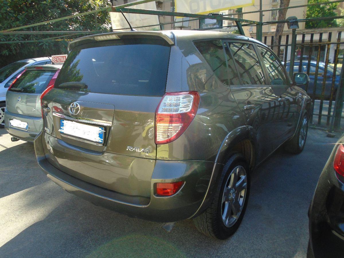 RAV4 2.2 d-cat Luxury 150cv 110000 km