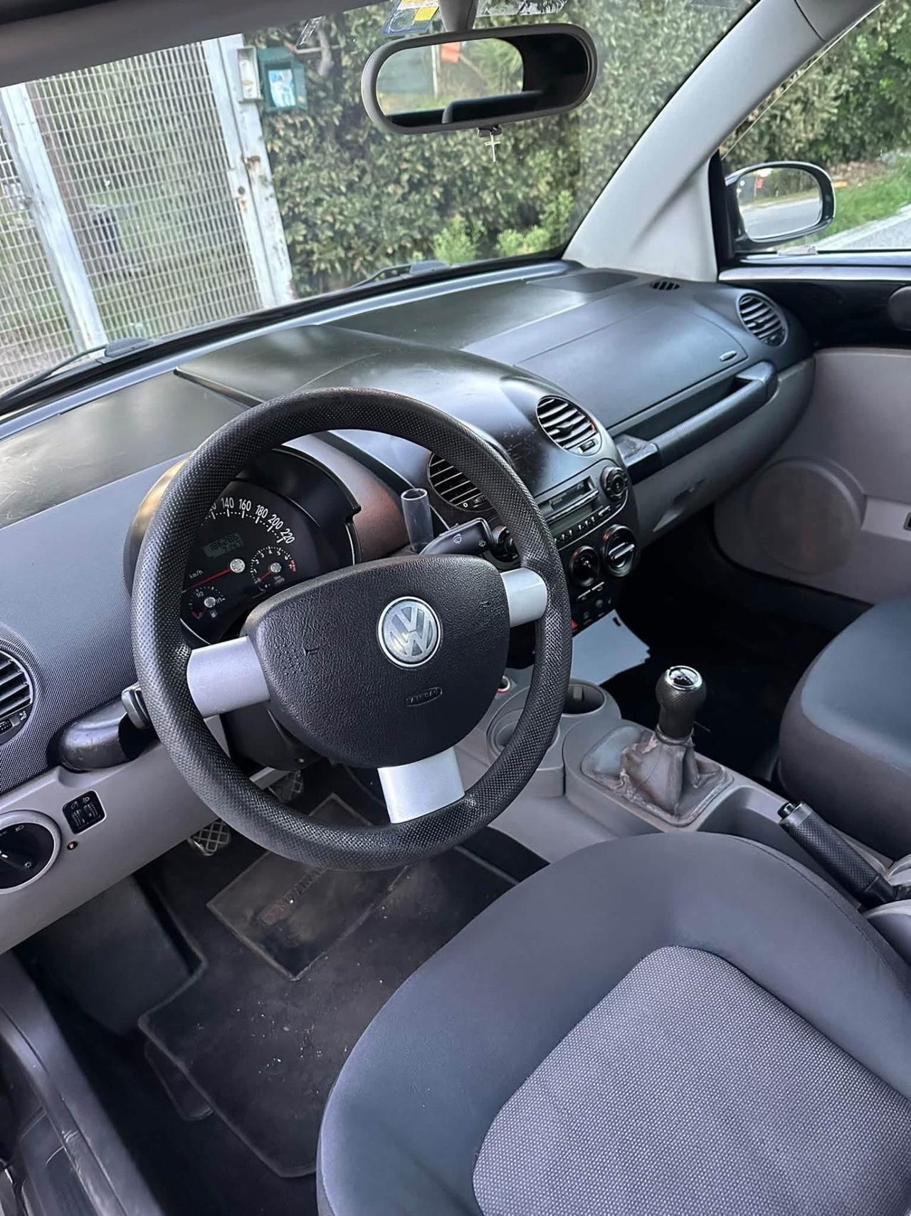Volkswagen New Beetle 1.6 Cabrio