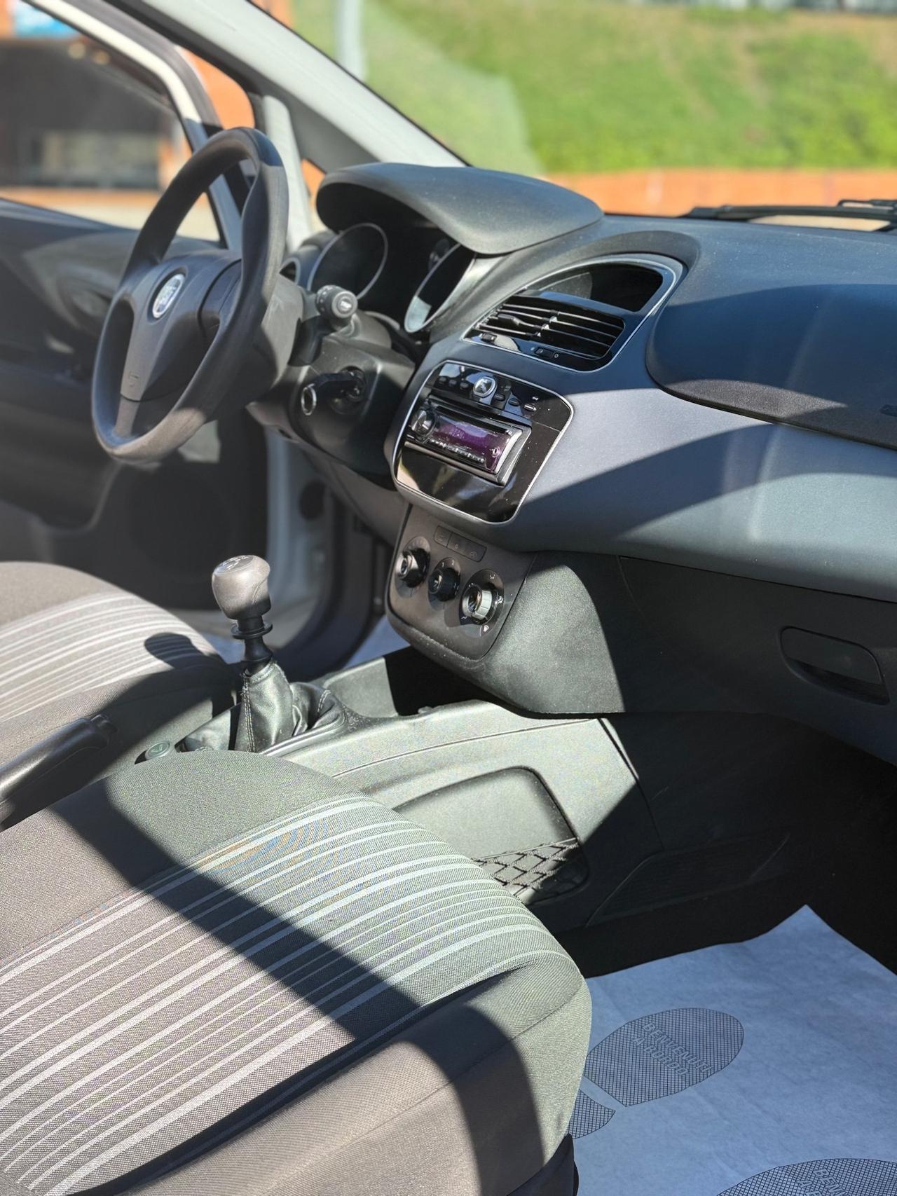 Fiat Punto Evo 1.4 5 porte Active OK NEOPATENTATI