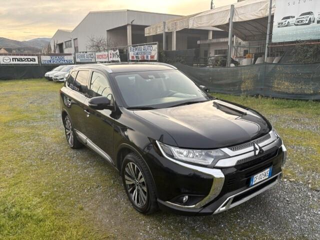 Mitsubishi Outlander 2.0 4WD GPL Bi-fuel CVT Instyle SDA 7 posti