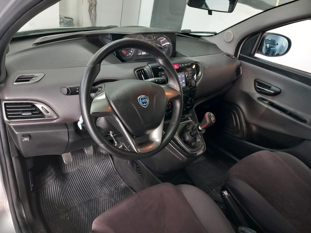 Lancia Ypsilon 1.2 Platinum GPL