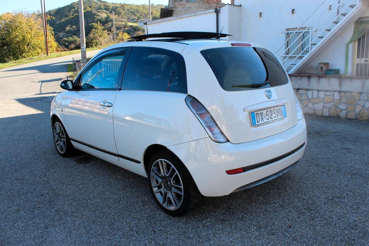 Lancia Ypsilon 1.3 MJT 90 CV Platino
