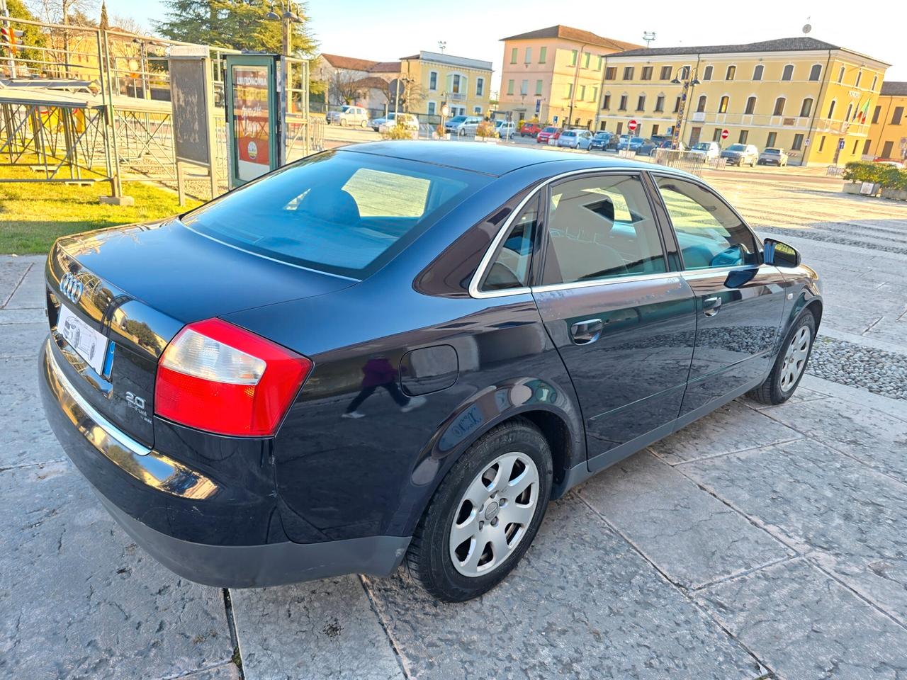 Audi A4 2.0 20V Benzina 130cv BERLINA GPL