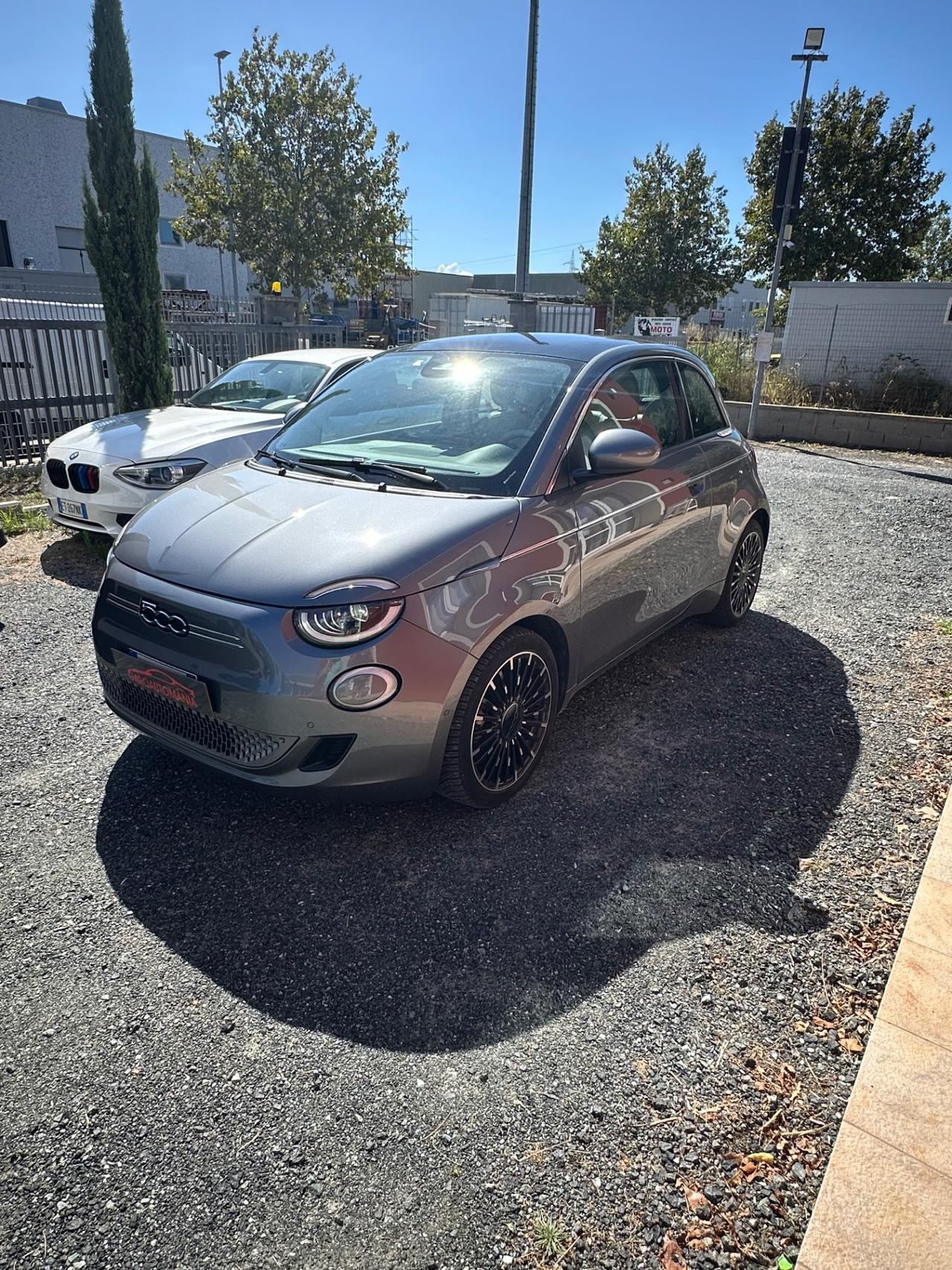 Fiat 500 500e Berlina 42 kWh La Prima by Bocelli