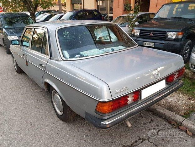 Mercedes Tre Volumi (W123) 200 Metano