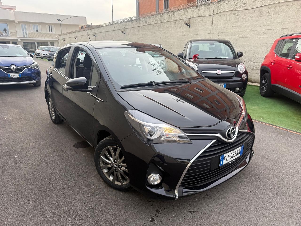 Toyota Yaris 1.0benzina 5porte LOUNGE - 2017