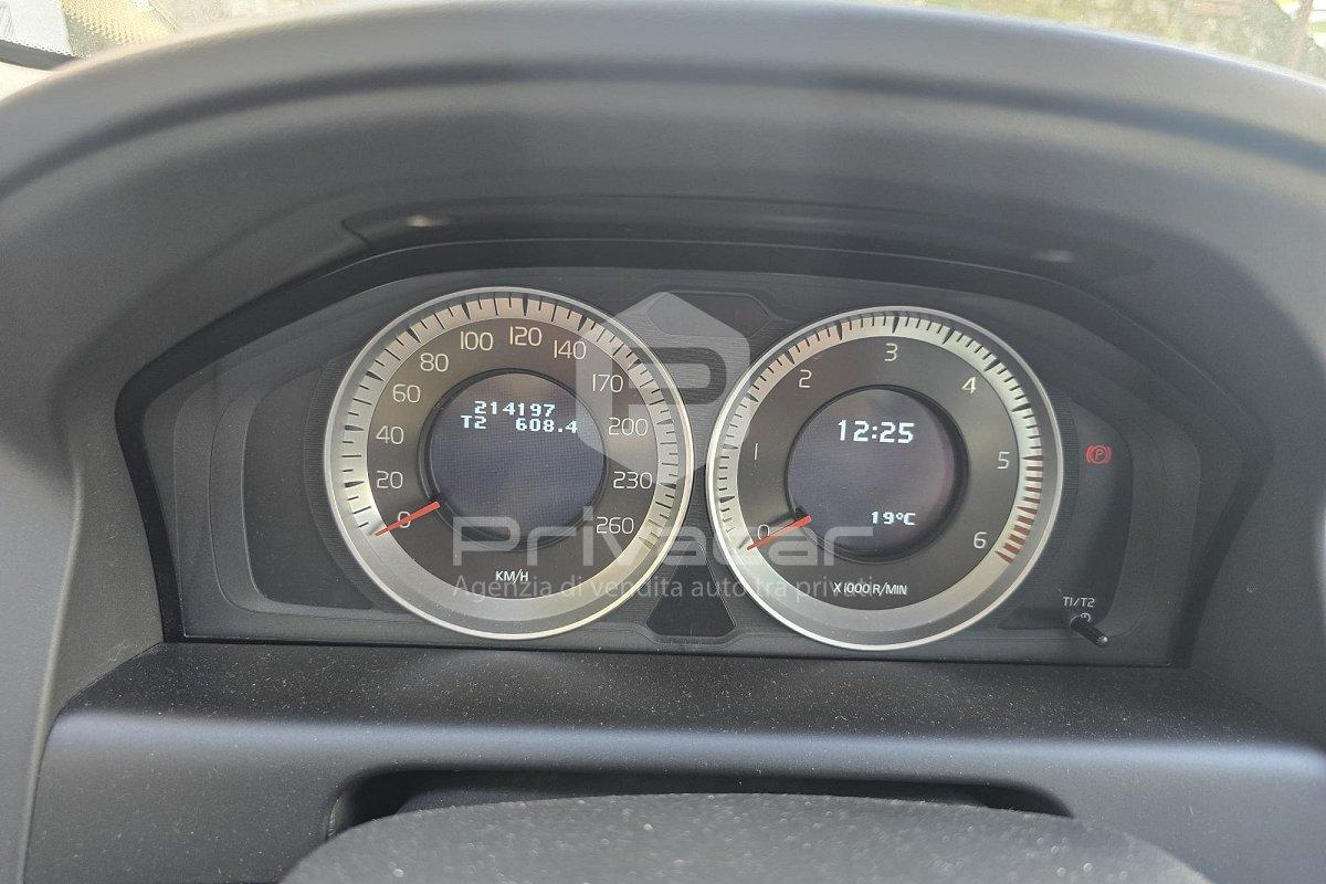 VOLVO XC60 D4 AWD Geartronic Momentum