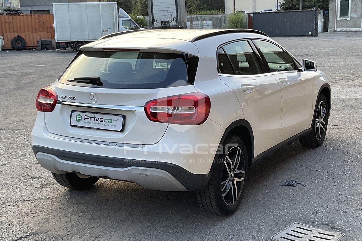 MERCEDES GLA 200 Premium