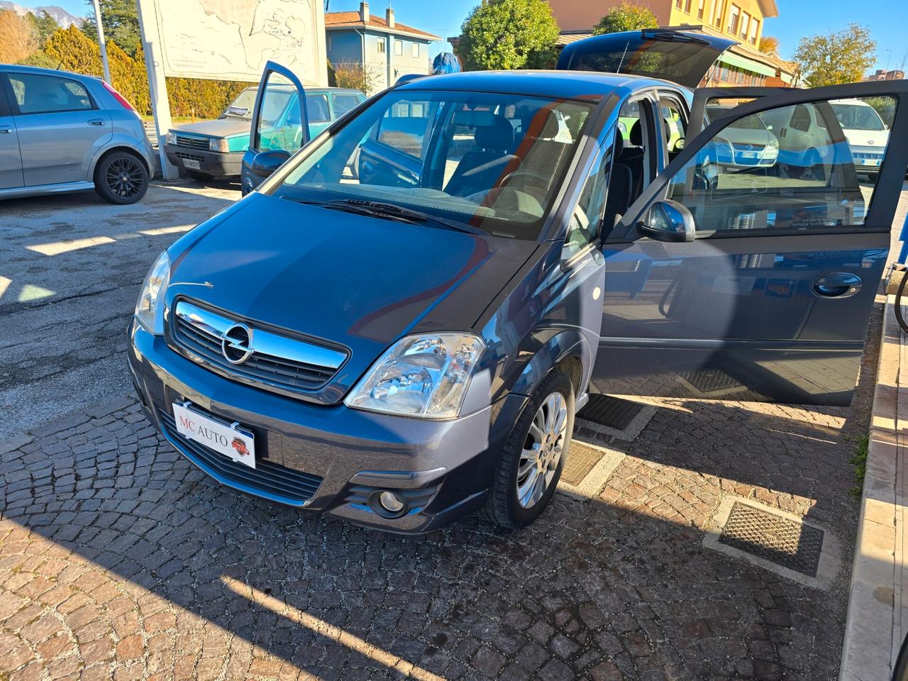 Opel Meriva 1.6 16V Cosmo con 196.000km