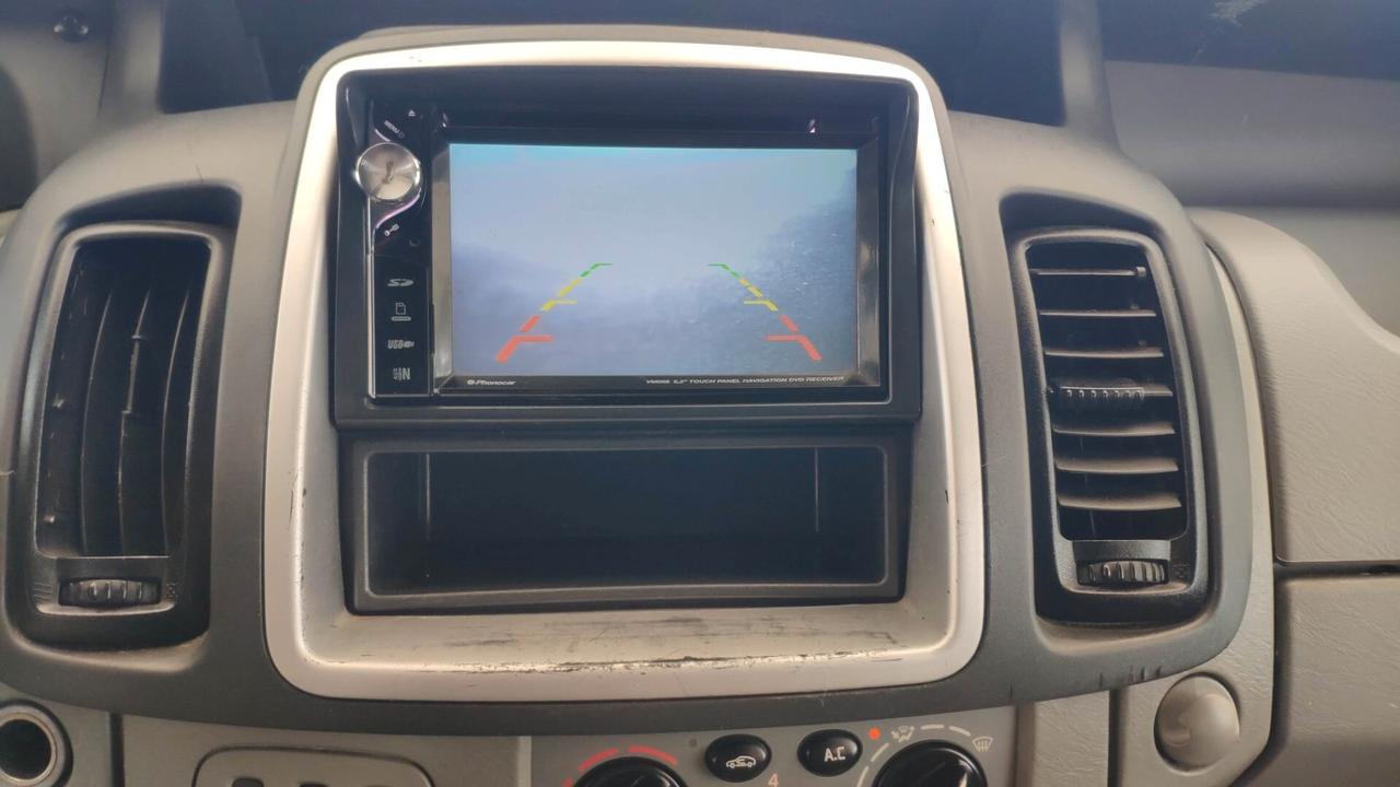 Nissan Primastar 2000cc Diesel 115 CV 9P