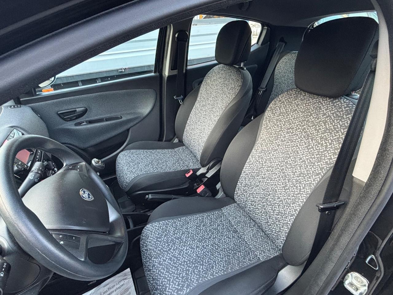 Lancia Ypsilon 1.2 69 CV 5 porte S&S Gold