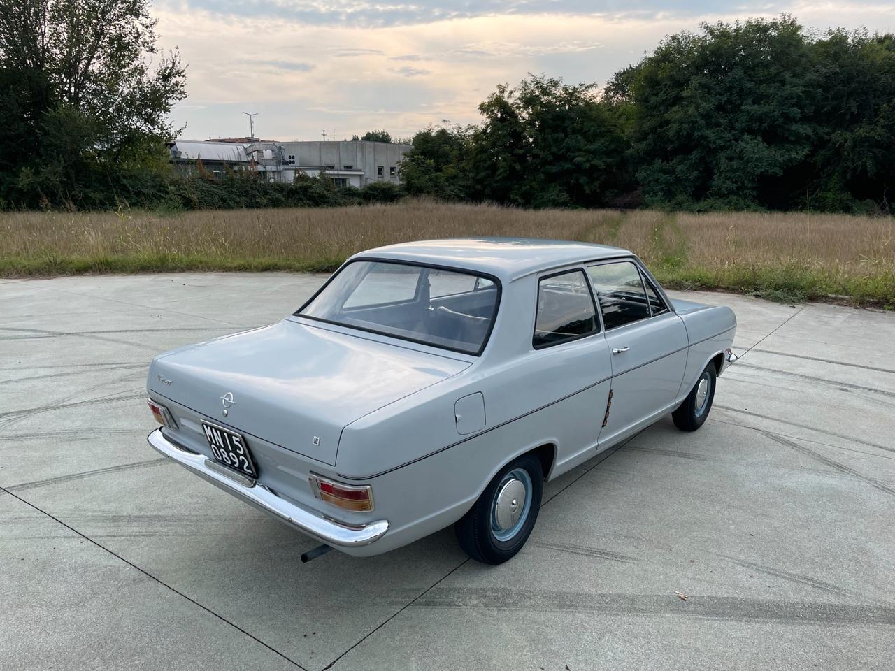 OPEL KADETT SE 2 PORTE (Macchina d'epoca)