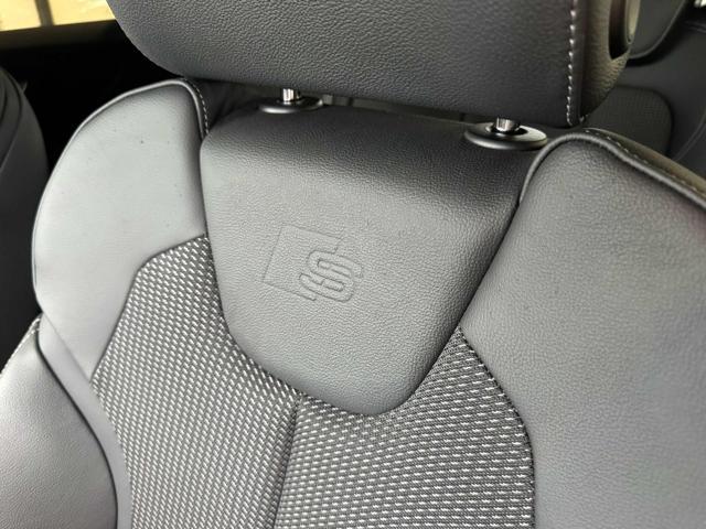 AUDI Q2 30 TFSI S line Interiors Cerchi 19"