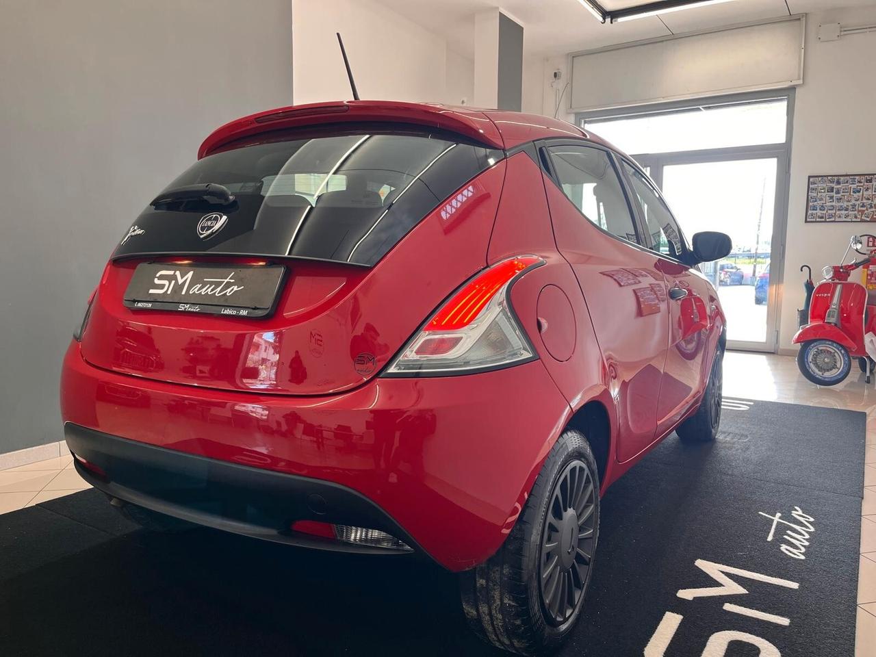 Lancia Ypsilon 1.2 69 CV 5 porte GPL Ecochic Silver