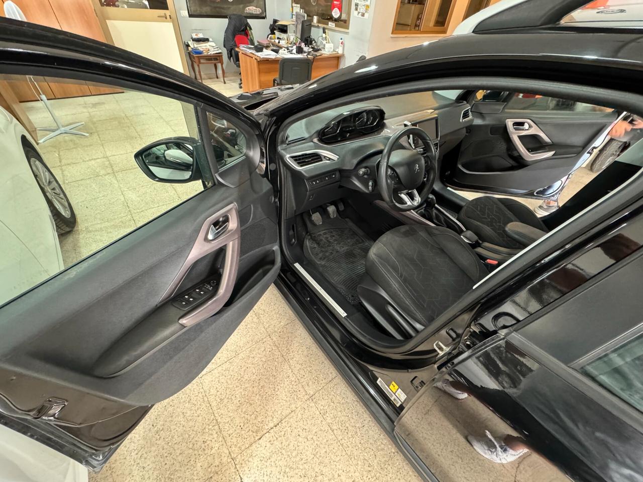 Peugeot 2008 PureTech 82 cv. Allure OK NEOPATENTATI