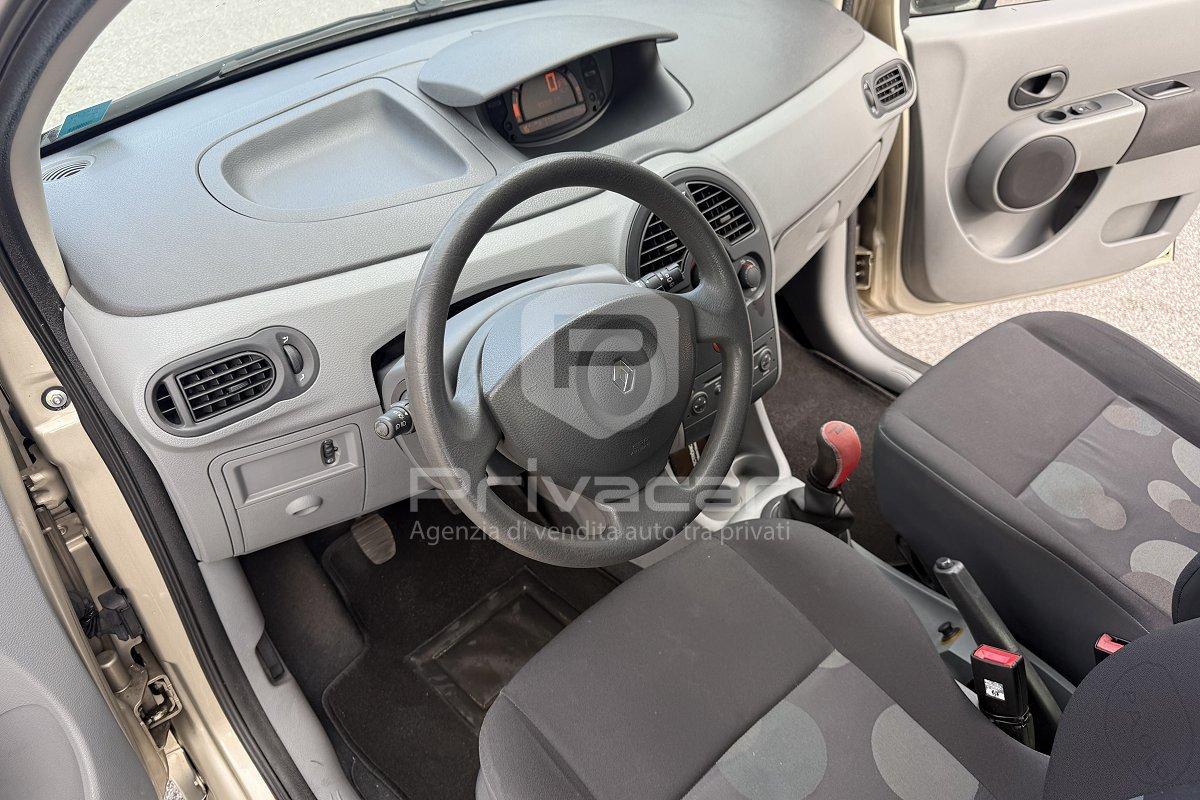 RENAULT Modus 1.2 16V Saint Tropez